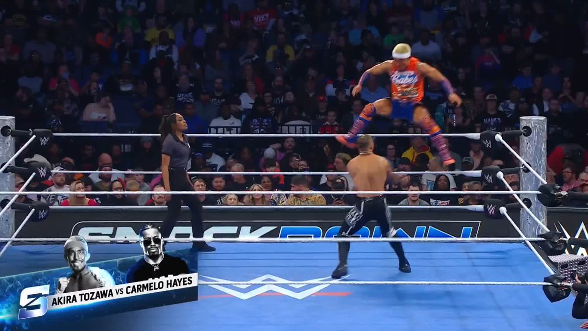 LET'S GO!! Akira Tozawa is wasting no time 👊 #SmackDown
