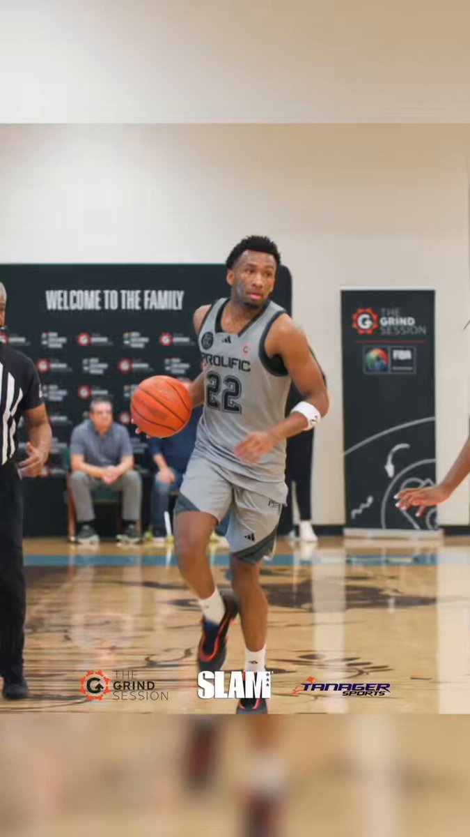 5⭐️ Kansas commit Darryn Peterson just neared a triple-double in Atlanta 🚨👀 🔥 31 PTS 🔥 10 REB 🔥 9 AST 🔥 2 BLK @PetersonDarryn The Grind Session