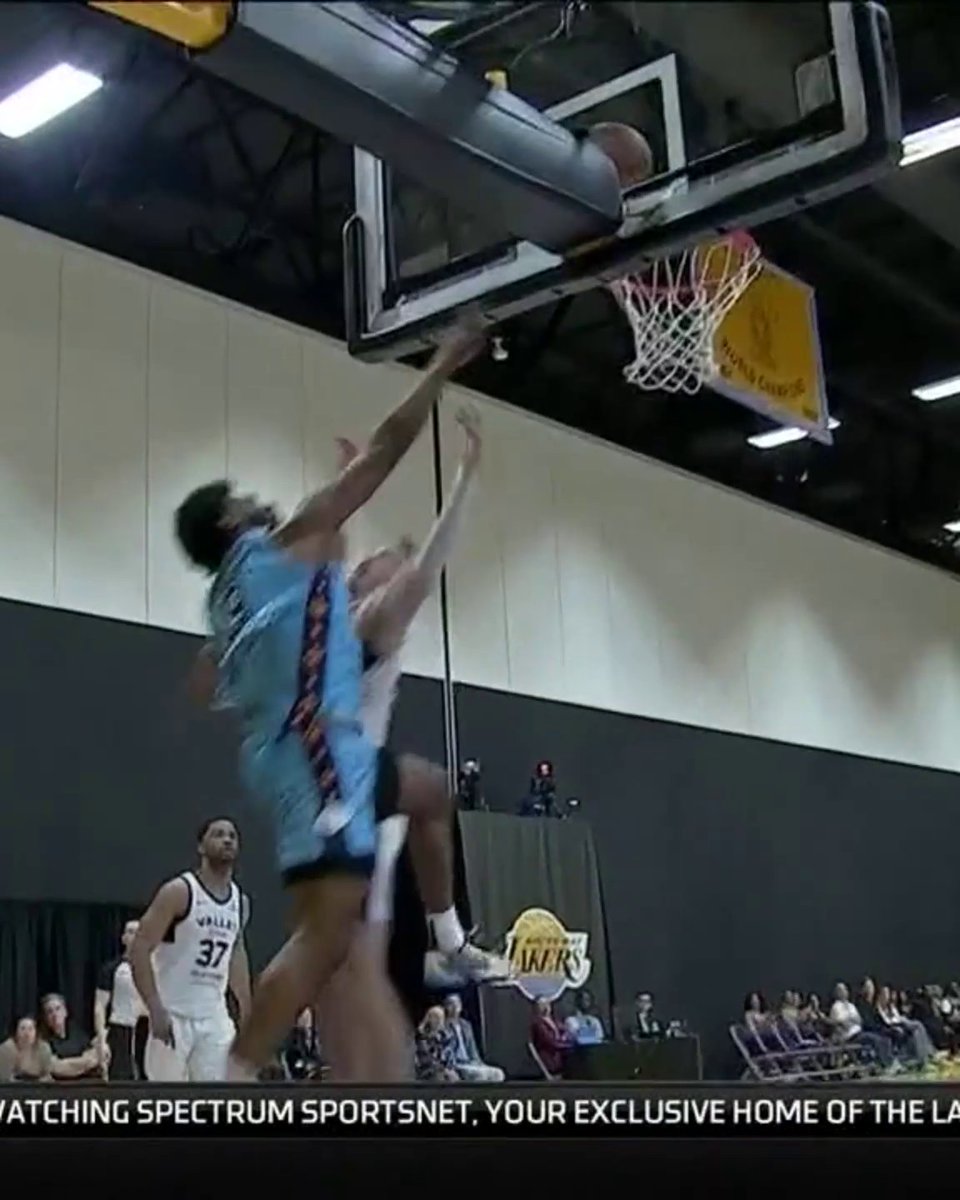 Bronny was hoopin' in the G League tonight: 🏀 28 PTS 🏀 6 REB 🏀 2 AST
