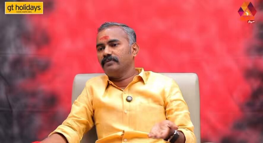 திருவண்ணாமலையில் சிலை வைக்கபட்டுள்ள வல்லால மகராஜாவை கட்டி தொங்கவிட்டு உயிரோடு அவர் தோலை உரித்து கொன்ற இஸ்லாமிய தீவிரவாதிகள். அதை பழிதீர்க்க சிகந்தரை கொன்ற வீர்ர் கம்பநாராயண் வடக்கைவிட இந்துத்வா தமிழகத்தில் ஓங்கி இருந்திருக்கு. 🙂