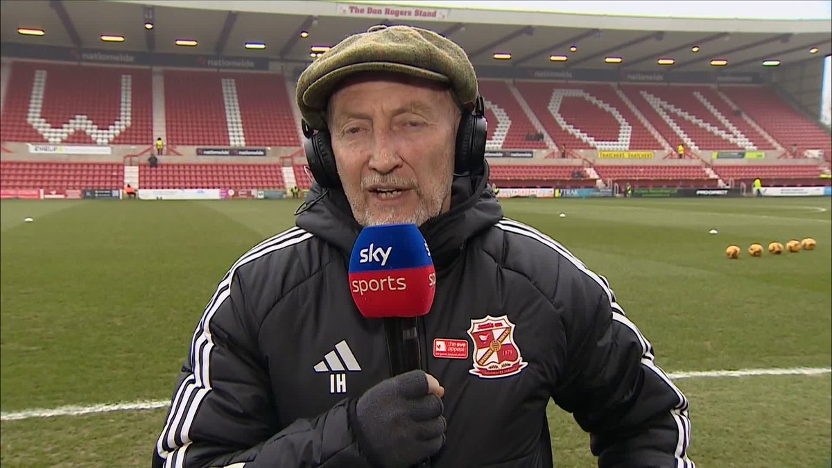 "I'd ban mobile phones, me. Absolutely ban them, waste of time" 📱❌ Ian Holloway on the lack of in-person communication in the modern game.