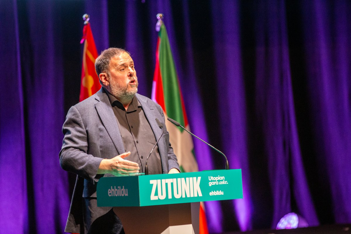Es el momento de renovar nuestros compromisos para trabajar de manera coordinada por la libertad de nuestros pueblos. Euskal Herriak eta Kataluniak indepedentziaren aldeko bidea elkarrekin egiteko deia egin du Esquerra Republicana|ko presidente Oriol Junqueras 🎗️|ek. #ZUTUNIK