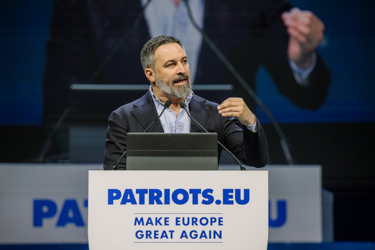 Nosotros somos PATRIOTAS. “Y no buscamos un salvador en una nación ajena, buscamos y hemos encontrado compañeros de armas en la batalla por el Bien, la Verdad y la Belleza”. Santiago Abascal 🇪🇸 en Patriots.eu 💪🇪🇸