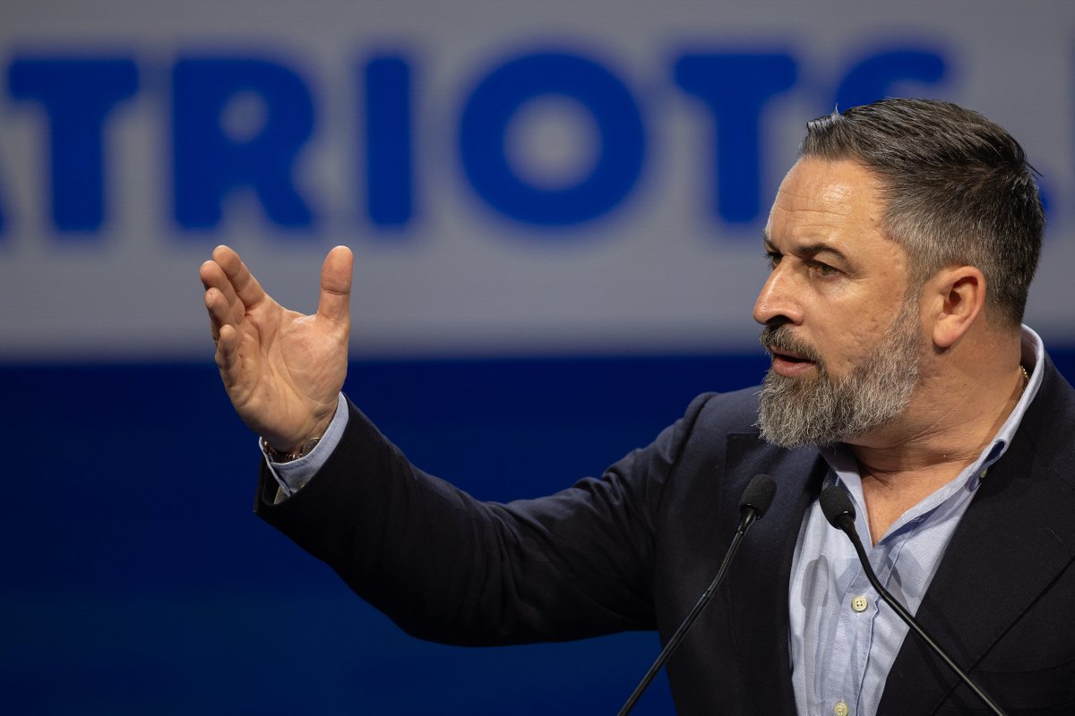 “Tenemos que tender permanentemente la mano a nuestros aliados”. “No solo debemos colaborar con otros partidos dentro de Europa, en toda nuestra civilización crecen fuerzas patrióticas que están reaccionando ante este primer intento dictadura global”. Santiago Abascal 🇪🇸 con Patriots.eu ¡#MakeEuropeGreatAgain!