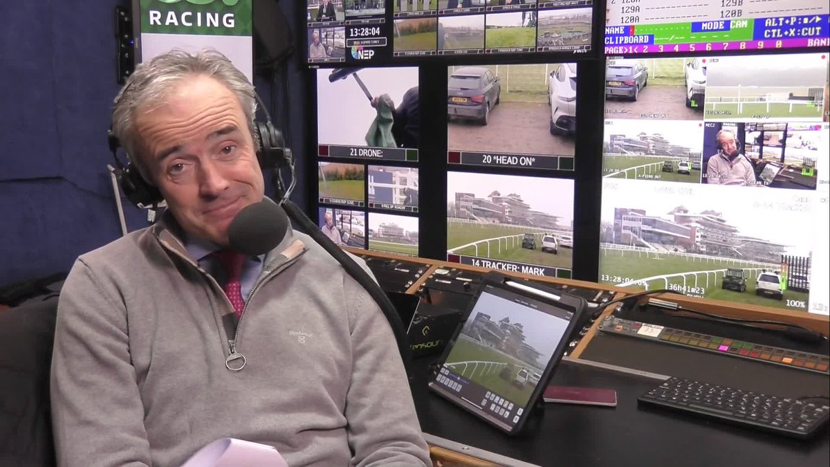🗣"He's sound this morning, why isn't he at Newbury" 🗣"I think Nicky Henderson kind of knows what he is doing" Ruby Walsh and Mick Fitzgerald debate Sir Gino's absence #ITVRacing