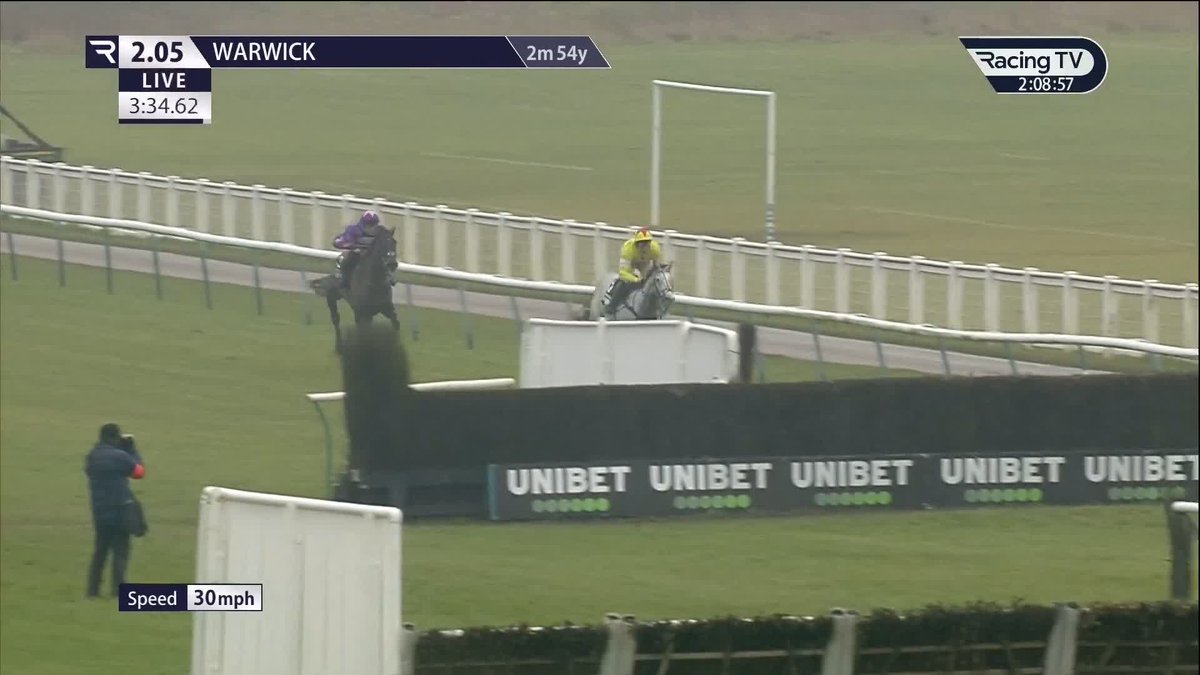 What do we make of that? ๐จ๐ฅโฌ๏ธ ๐'๐๐๐ฎ ๐๐ฎ ๐๐ฎ๐, carrying the colours of the late John Hales, gets the job done in the Kingmaker but there wasn't much in the tank late on. Can he serve it up to Sir Gino and Majborough in the Arkle? Dan Skelton Racing | Harry Skelton