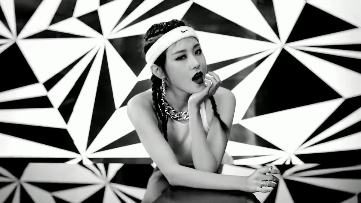 10 years ago today, 4MINUTE released their 6th Mini Album ‘Crazy’ with the title track of the same name.