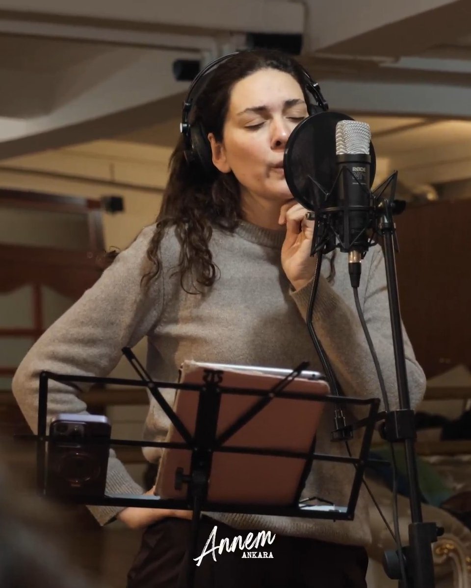 10.⁠ ⁠Bölümde sürpriz var! 🎶 Islıktan hangi şarkı olduğunu tahmin edebilir misin? Yorumlara bekliyoruz! 👇🏼🎤 #AnnemAnkara Kanal D BKM