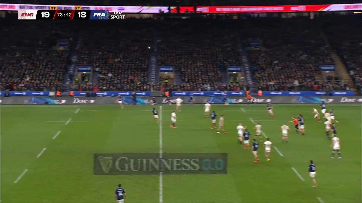 THIS GAME. Another INCREDIBLE score from France! 🇫🇷 France make hard work of it but there's so many blue shirts the score is inevitable! Heartbreak for England after just taking the lead 💔 #ITVRugby | #GuinnessM6N