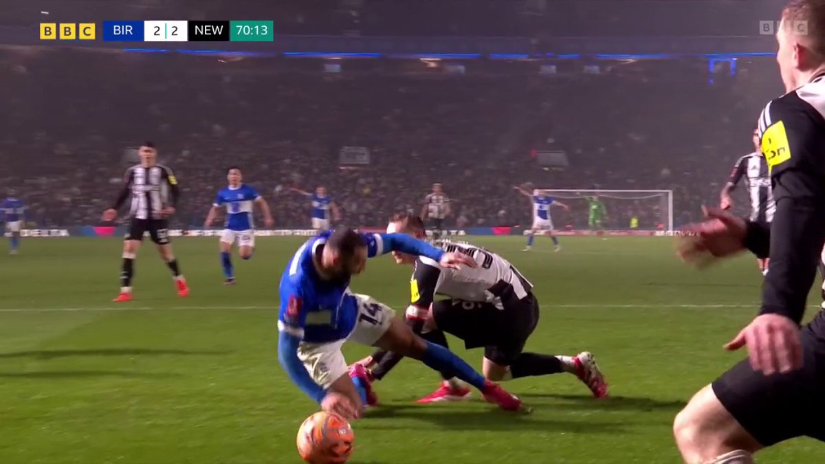 No penalty given to Birmingham ❌ Was this the correct call? #FACup
