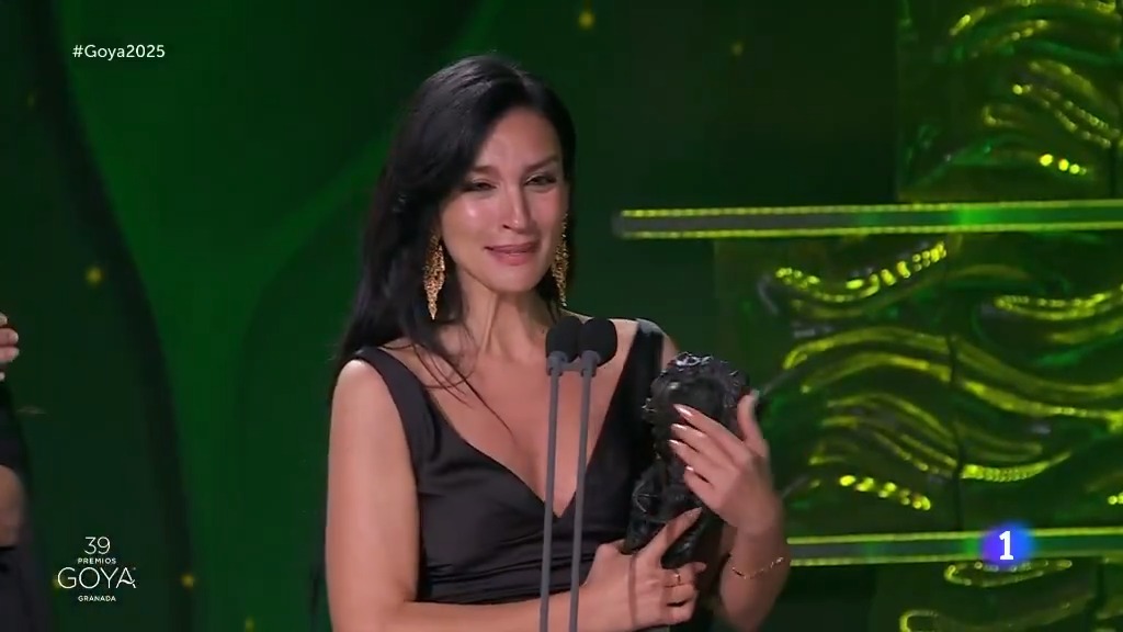 ⭐ "¡Gracias a la vida!" la Tania, Antón Álvarez y Yerai Cortés recogen el premio a Mejor Canción Original por "Los Almendros" de la película "La guitarra flamenca de Yerai Cortés" #Goya2025