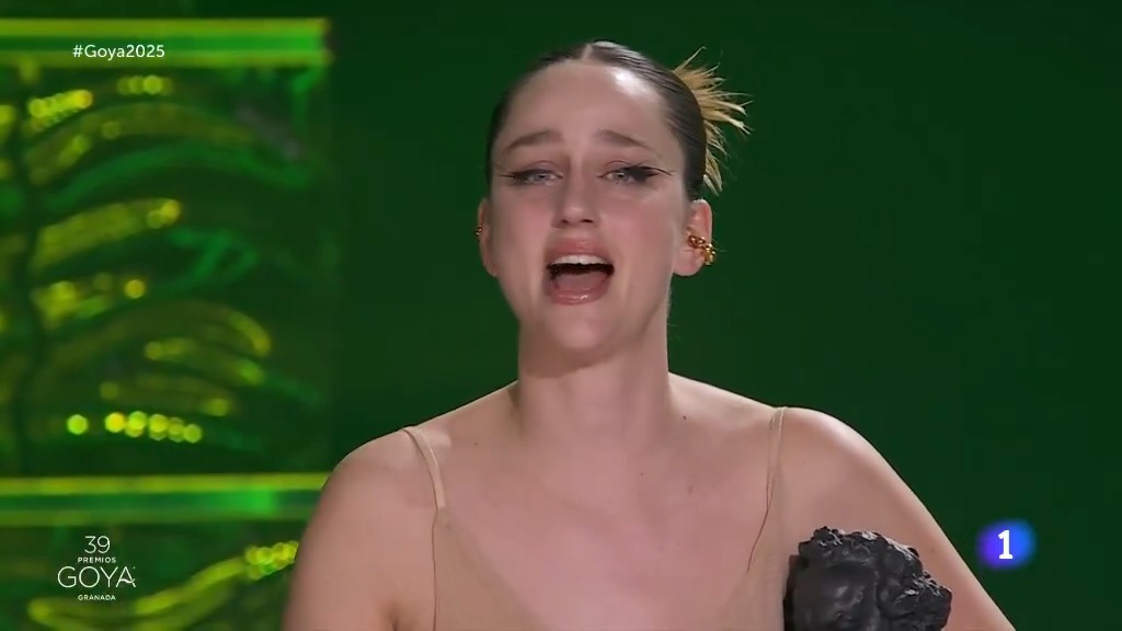 ⭐ Laura Weissmahr logra, en su primera nominación, el Goya a la Mejor Actriz Revelación por "Salve Maria" #Goya2025