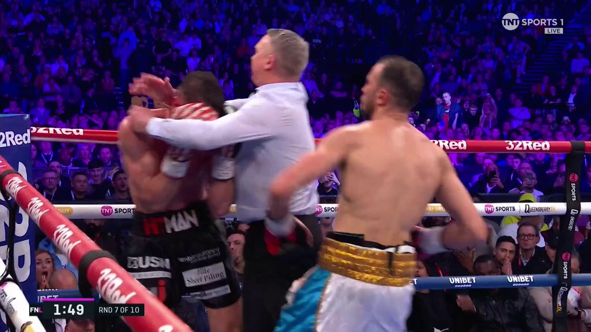 Sofiane Khati stops Nathan Heaney in the seventh as the referee steps in ๐ง #ChisoraWallin | LIVE on TNT Sports & discovery+ UK