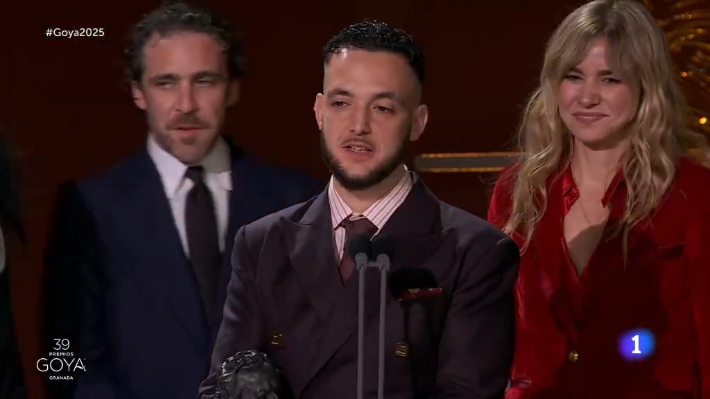 El director Antón Álvarez estuvo nominado el año pasado en la misma categoría por "Esa ambición desmedida". Esta noche optaba también al Goya a Mejor Canción Original por "La guitarra flamenca de Yerai Cortés". #Goya2025