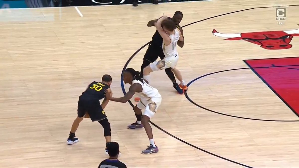 Vous voyez Draymond Green ? Je vois Joan-Benjamin Gaba 🥋