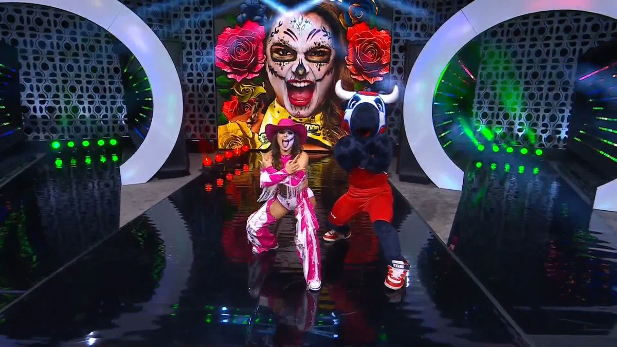 Thunder Rosa has come HOME and is joined by TORO 🐃 of the Houston Texans! Watch #AEWCollision LIVE on TNT Drama &amp; @SportsOnMax Thunder Rosa