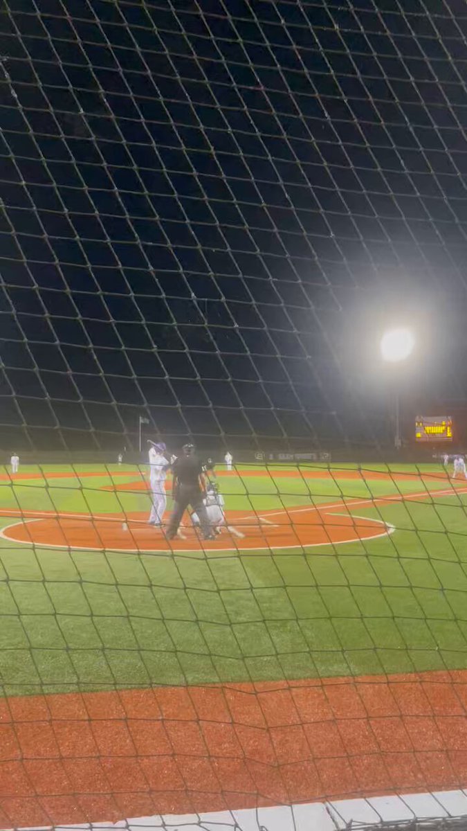LUKE BENIOT DEEP INTO THE LOUISIANA NIGHT The LSU-Alexandria RF ends the 2025 Cajun Collision in style and gives the Generals a 8-6 victory over IU-Kokomo LSUA Baseball #NAIABallAfterDark