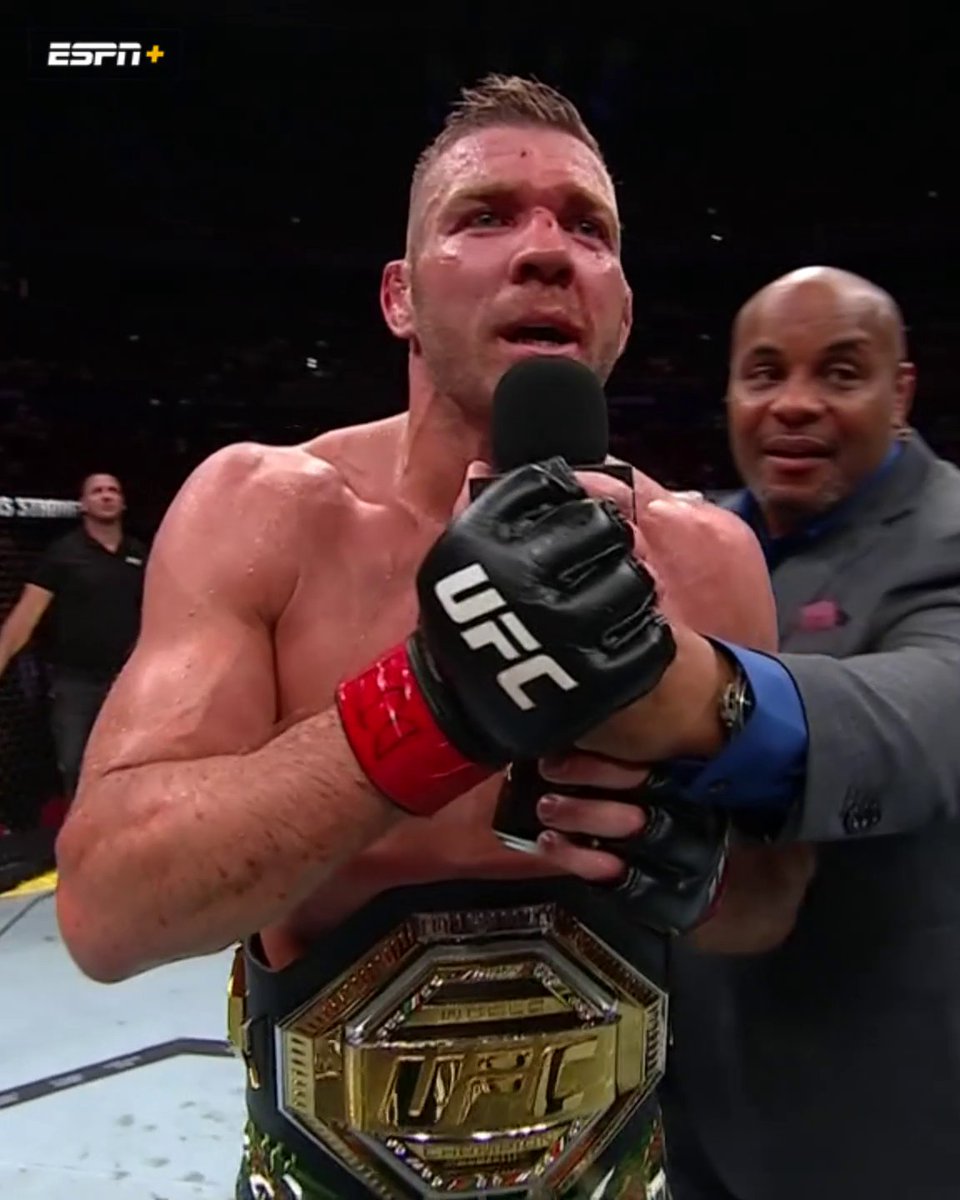 "Is there no one else?" Dricus Du Plessis had a message for former UFC middleweight champion Alex Pereira 👀 #UFC312