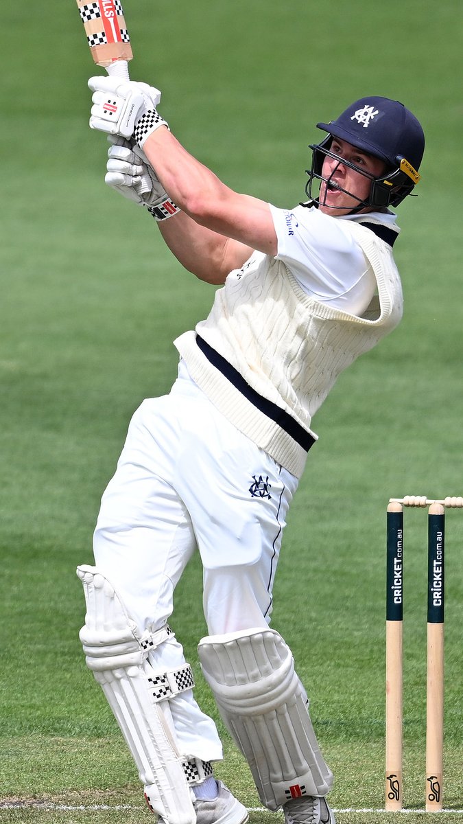Victoria's 19-year-old debutant Harry Dixon gave it a thump in his first #SheffieldShield knock!