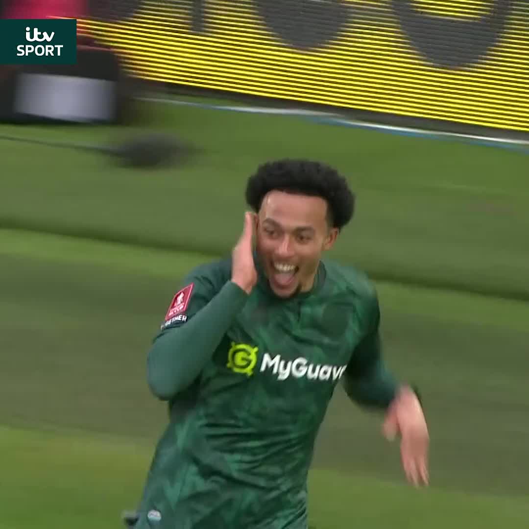 Femi Azeez dumps Leeds out of the #EmiratesFACup and sends Millwall into the 5th round! 👀