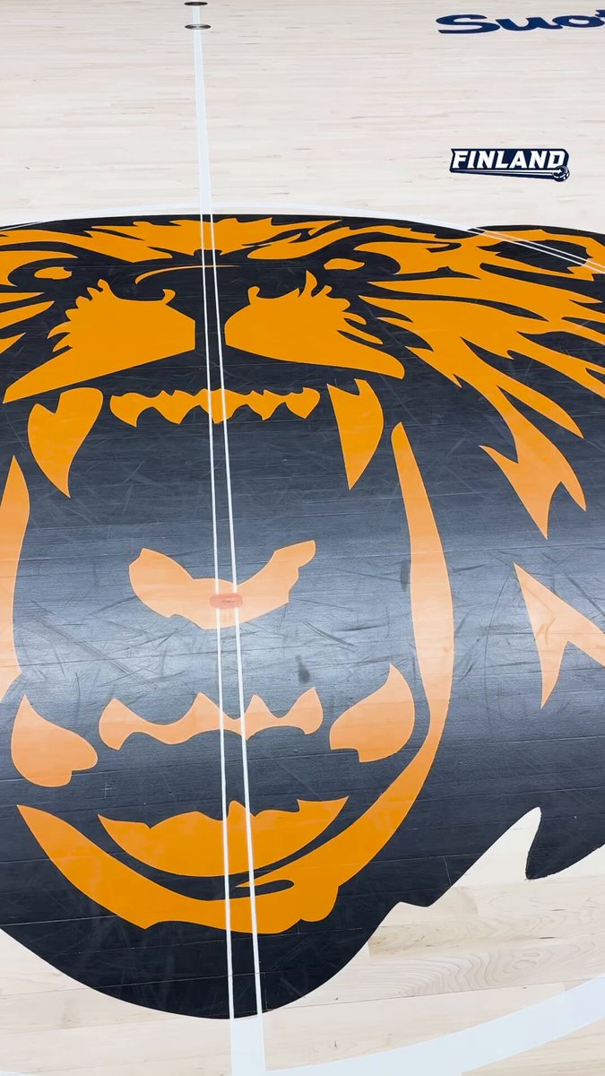 Karhu Basketin kaksimetrinen Aamos Laavainen toivottaa Leijonille tsemppiä #4Nations -turnaukseen! 🏀 🇫🇮