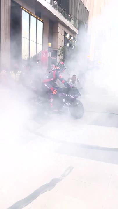 How to get the party started in style 🔥👌 #MotoGPLaunch