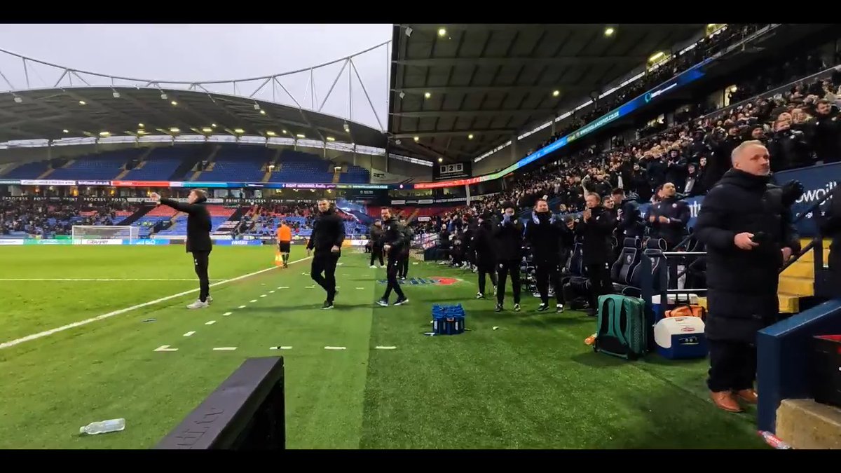 A first three points for Steven Schumacher and his staff 😍 Here's the reaction from the dugout 📹👇 #bwfc