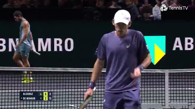 What a fighter this guy is 🥊🔥 Alex de Minaur is hitting through Alcaraz! ABN AMRO Open | #abnamroopen