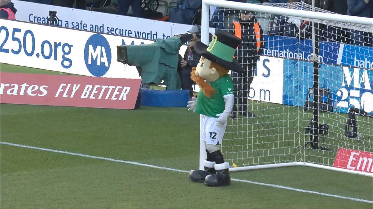 Don't mess with Pete! 💪 #ITVFootball | #FACup | #PLYLIV