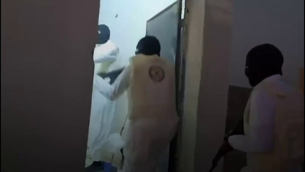 "الداخلية": المتورطون في نشاطات الشبكة الإجرامية بينهم 5 من وزارة الداخلية 7 من هيئة الزكاة والضريبة والجمارك 3 من وزارة الدفاع
