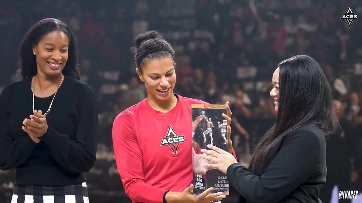 The 2023 Sixth Player of the Year and 3x Champ. 🫶 Thank you, Alysha Clark.
