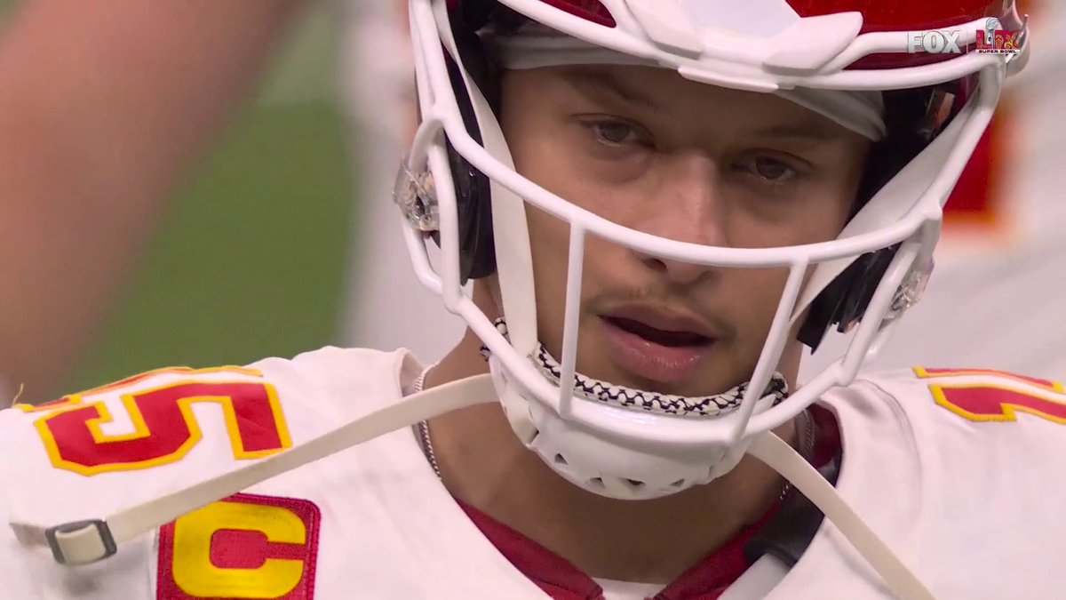Reactions after Patrick Mahomes throws his second interception of the game