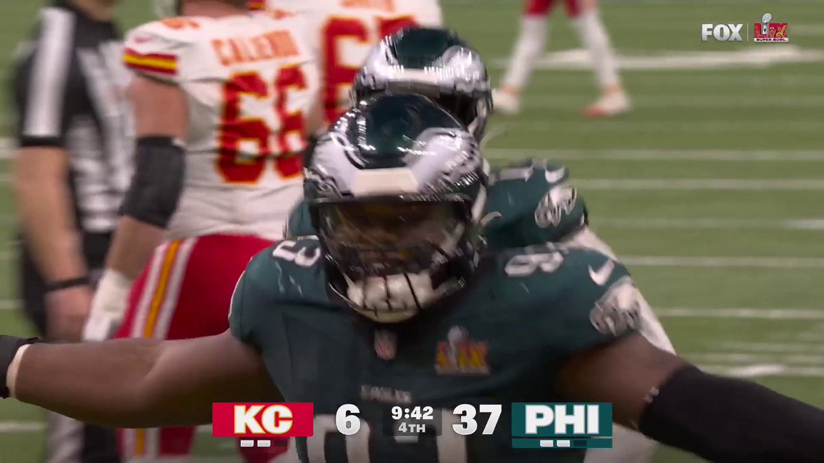 My goodness the Eagles are just dominating 😱 📺: #SuperBowlLIX on FOX