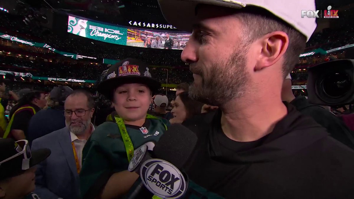 Nick Sirianni shares a special moment with his family ❤️