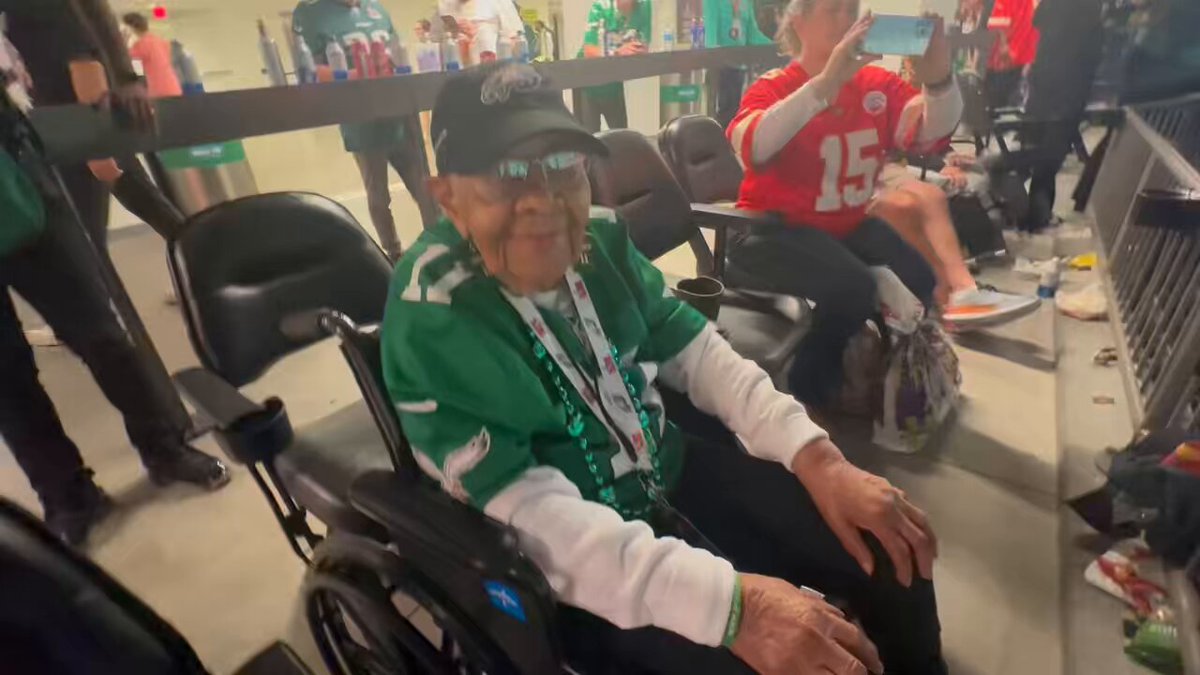 Here is 102 year old fan Eloise Brown doing the Gillie dance to celebrate the Eagles’ Super Bowl win