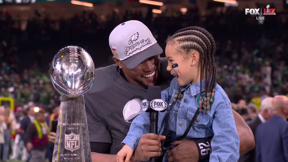 “Congratulations you’re my favorite.” Saquon’s daughter is the cutest ❤️ (via FOX Sports: NFL)