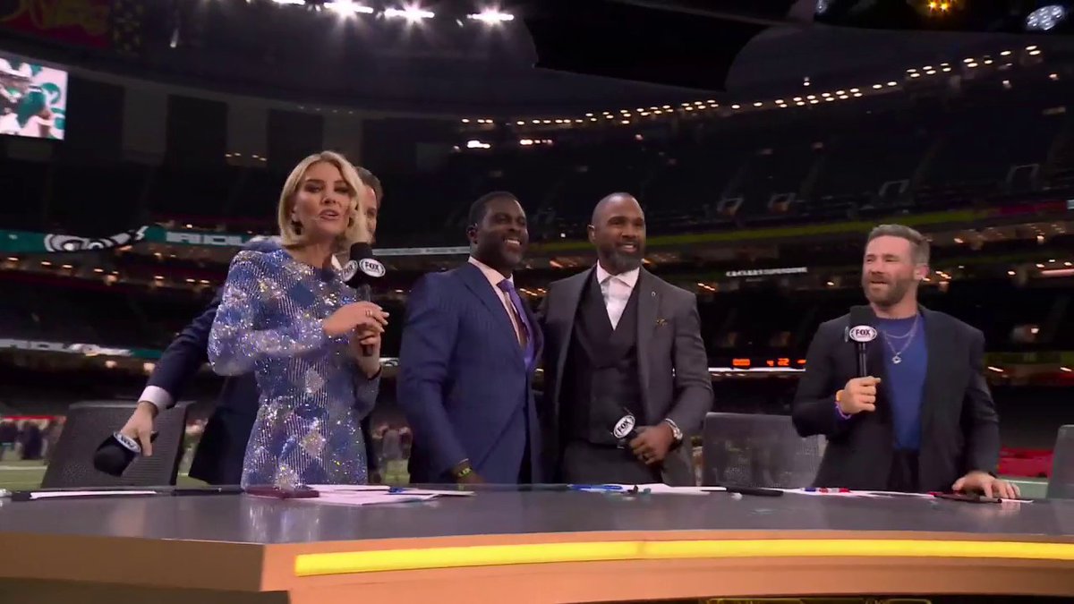 An emotional send off for Michael Vick in his final show with FOX Sports 🥹 Best of luck at Norfolk State, Coach ❤️