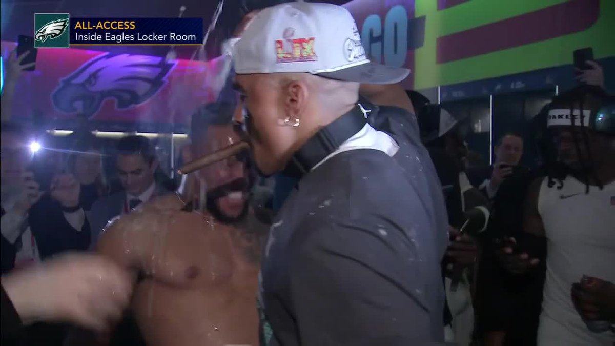 The Eagles' locker room was ELECTRIC postgame 🍾