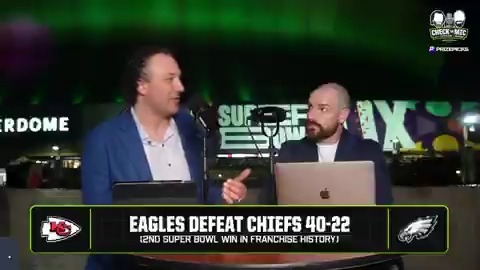 The Chiefs sacked Mahomes a record six times without sending a blitz 💥 "I joked at some point tonight that Vic Fangio should be the Super Bowl MVP." Steve Palazzolo and Sam Monson break down an outstanding defensive performance from the Eagles ⤵️