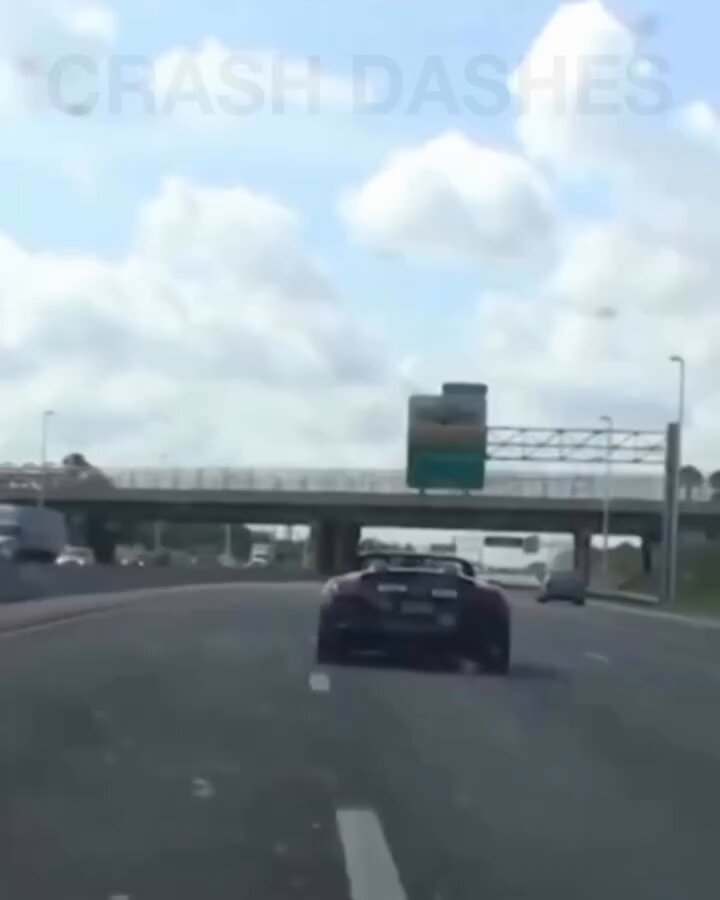 We really share roads with idiots 😤