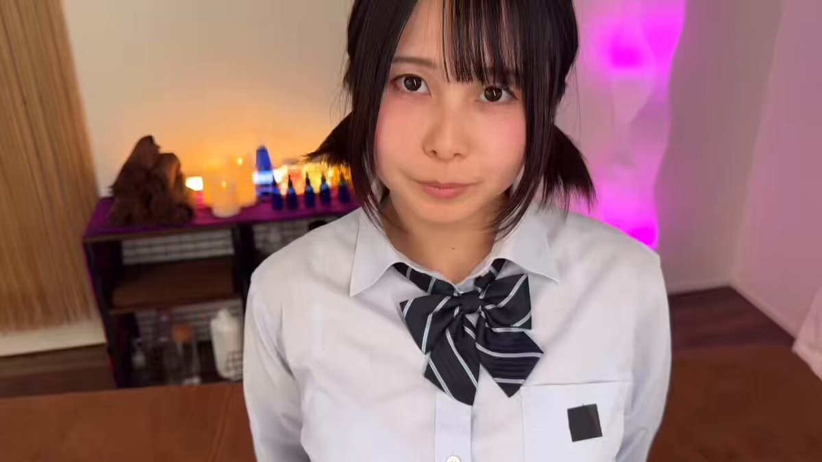 CH新刊① ヒミツのJK逆リフレ 〜おじさんの敏腕オイルマッサージが気持ちよくて...手マンでイカされちゃう〜 ヒミツのJKリフレ店に潜入！初々しい店員さくらこちゃんを指名で逆マッサージ！！ なんと動画38分収録‼️ 通販、DL販売もしてます✨(リプ欄)