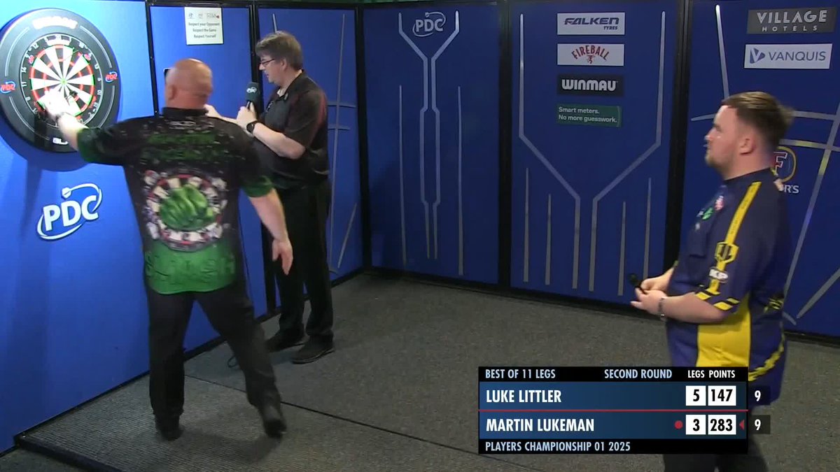 LITTLER SAFELY THROUGH! Wasn't vintage Littler by any margin as he averages just 87, but it matters not as he progresses comfortably with a 6-3 win over Martin Lukeman. 📺 #PC1