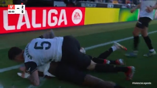 ¡AURA, AURA, AURA, AURA DE MOUCTAR DIAKHABY! 🦇 El gol de Mouctar Diakhaby que emocionó a Mestalla, narrado en valenciano por Vicent Ortega🎙️🧡 Valencia CF #LALIGAenDAZN ⚽