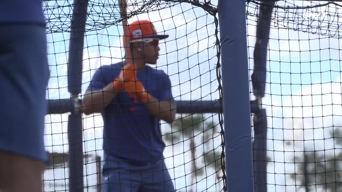 Francisco Lindor takes BP from both sides of the plate