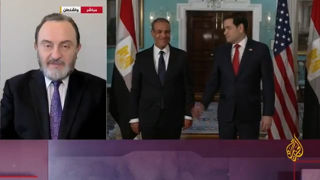المحلل السياسي حسن منيمنة: يجب على الدول العربية أن تتعاطى مع ترمب بنفس الطريقة التي يتعاطى هو معها، فلا يمكن عقلنة ترمب الذي يتخذ القرارات وفقا لنظرته لنفسه بأنه صاحب القرار بالنسبة للعالم ككل، فهو يعتقد أنه إذا اتخذ موقفا فإنه يجب على الجميع أن ينصاع #الأخبار #مسار_الأحداث