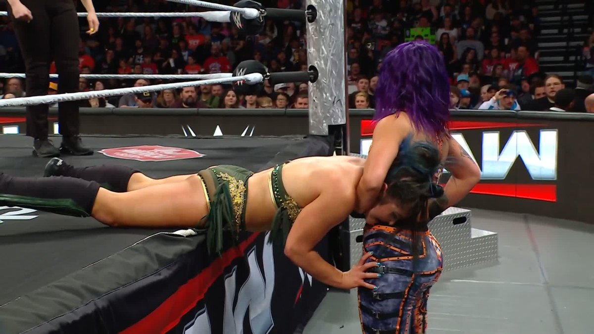 LYRA VALKYRIA vs. BAYLEY... only ONE can qualify for the Women's Elimination Chamber Match at #WWEChamber! ⛓️🇨🇦 Who ya got? #WWERaw #RawOnNetflix