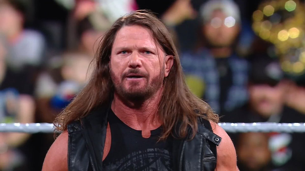 "Anything worth doing is gonna be hard. It's gonna be difficult. It's gonna suck. But here I am..." 👏👏👏 #WWERaw #RawOnNetflix