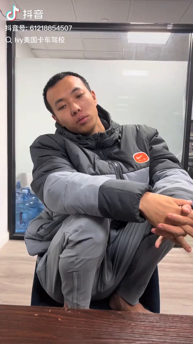 讲师说要买卡车自己创业！ 看样这两年直播视频挣了不少钱！
