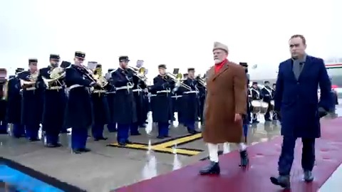 Here are highlights from the memorable welcome in Paris yesterday.