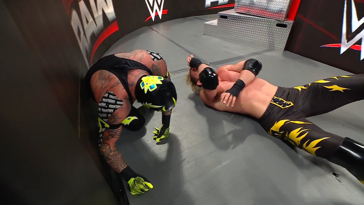 That didn't go as Logan Paul planned... 🤭 ⛓️ Who will punch their ticket to #WWEChamber TONIGHT? REY MYSTERIO or LOGAN PAUL? #WWERaw #RawOnNetflix